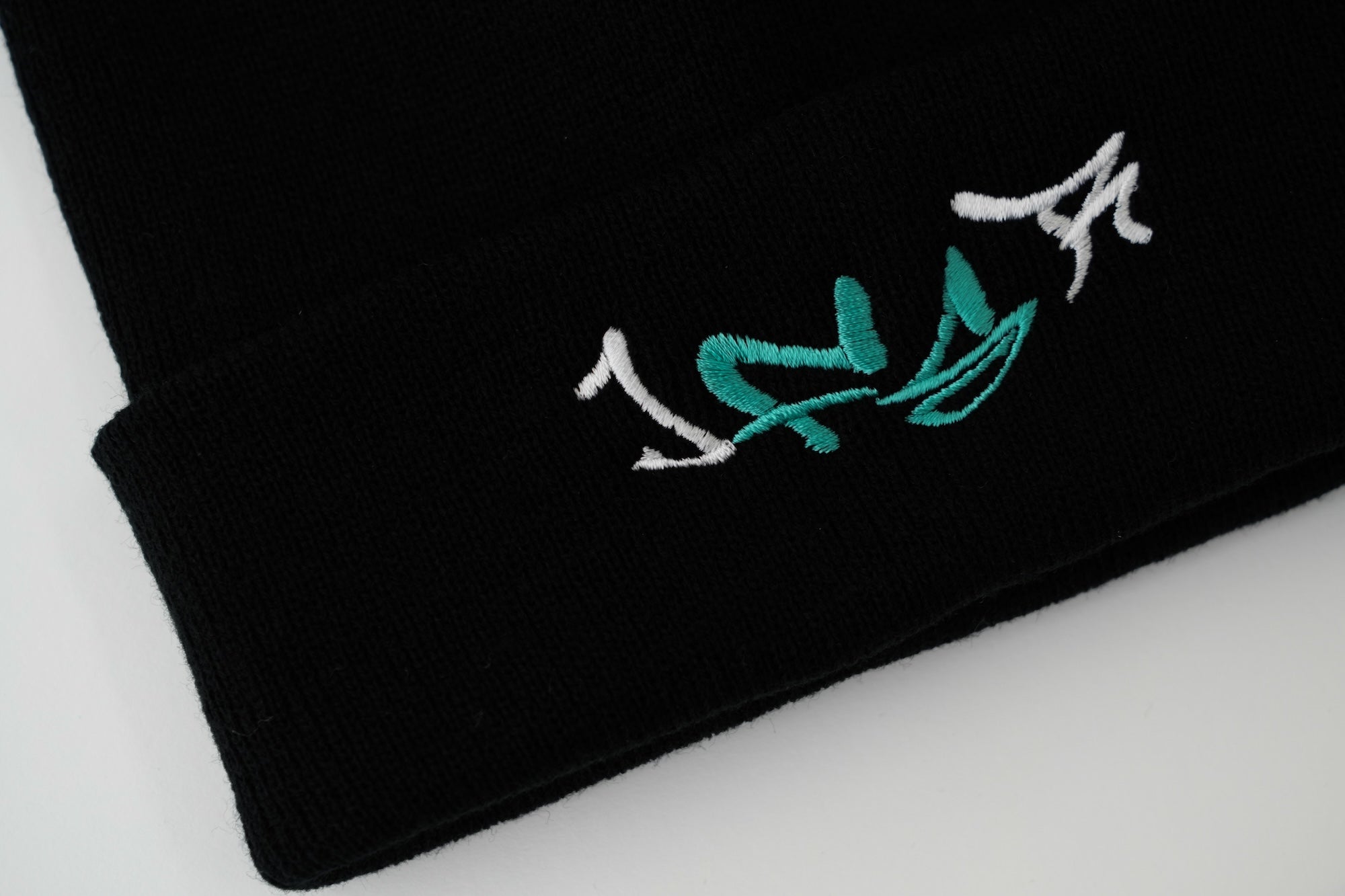 JSR-2591 アクリルニット帽 刺繍入り - Jeffy sour